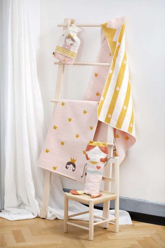 FUSSENEGGER Babydecke mit Kapuze 'Kronen' – Bild 4